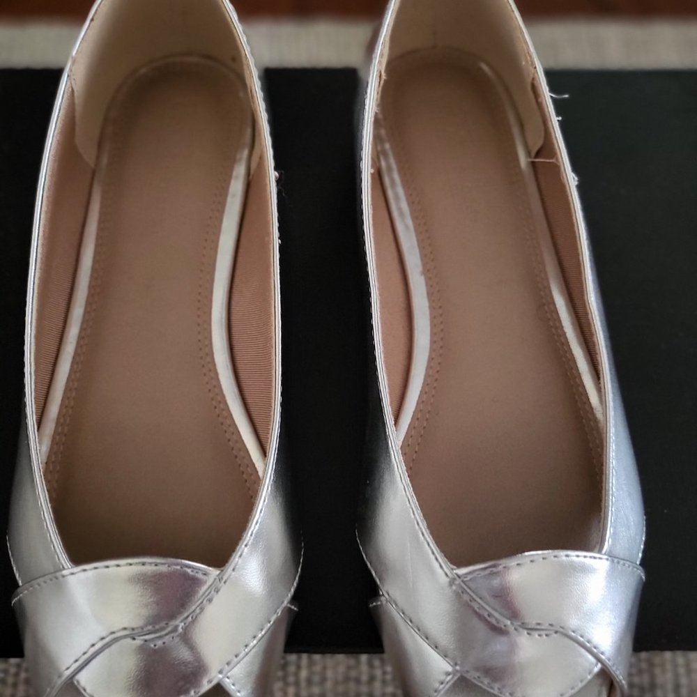 Shoes - Picture 6 of 8
